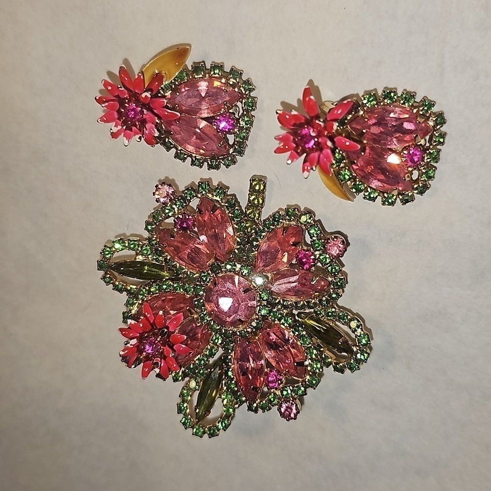 Alice Caviness Beautiful Unique Vintage Brooch and Earring with Rhinestones Set